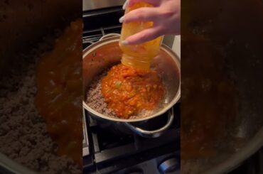 What is HILLBILLY CHILI?