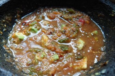 Salsa Molcajeteada + Avocado