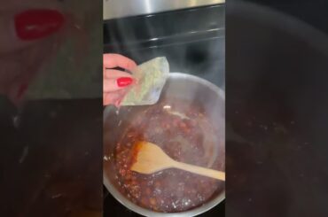 White Bean Chili #cookwithme #healthyeating #makedinnerwithme #everyplate #healthyrecipes #healthy