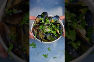 Ramadan Day 12: Green Curry Mussel Soup