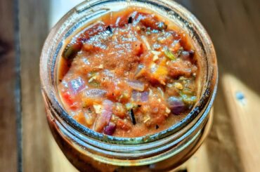 Simple Roasted Garlic and Jalapeno Salsa