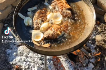 Pescado Frito, Mojarras Frita, Camarones A La Diabla, y Alitas De Pollo. Para El Colesterol