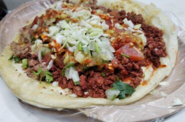 Montado de suadero y chorizo