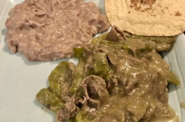 Steak and nopales in salsa verde