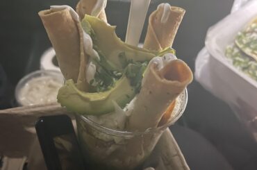 Flautas con Salsita Verde, sabrosas!