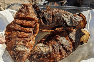Mojarras Frita y Camarones A La Diabla En El Disco