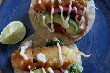 Mi primer ves cocinando tacos de pescado , estilo Ensenada .