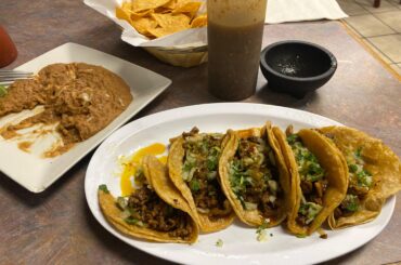 Mi favorito taqueria; carne asada y lengua