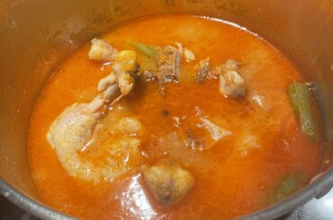 Caldo de Pollo Rojo