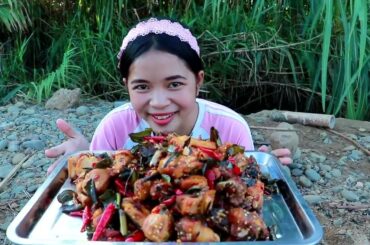 Fry Big Chicken With Kaffir Lime Leaves And Chili Recipe