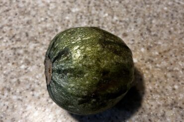 How do you chop round calabaza squash?