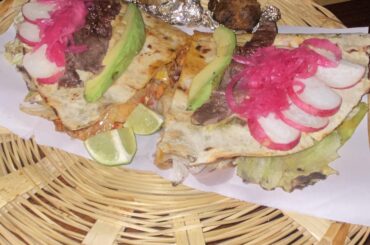 Tlayuda mixto