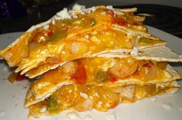 quesadilla de camarones!! Would you come by for dinner?? ^-^