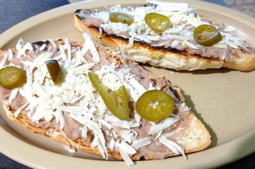 Unos ricos molletes para cenar.