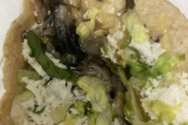 Quesadilla de Huitlacoche (corn smut) con tortillas de mail hechas a mano.