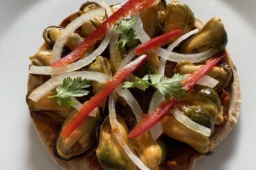 Tostada de mejillones