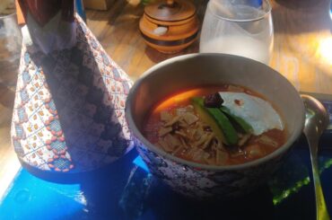 Legendario mole negro y sopa de tortilla