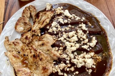 Enchiladas de pollo con mole