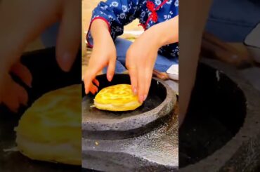 Chinese Burger Stir-Fried Shredded Pork with Chili