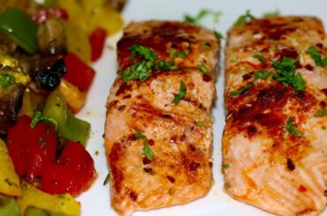 Easy Healthy Salmon Dinner Recipes |  Grilled Salmon with Bell Peppers