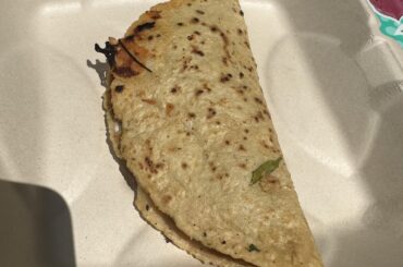 Quesadilla de Huitlacoche con tortillas hecho a mano y queso Oaxaca.