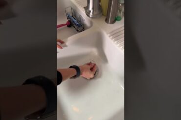 sticking your hand in there is gross. #chilidog #cake #chilidogs #recipe #chili