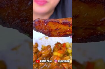 Eating Jamaican Black Pepper Shrimp and Chicken #asmr #food #eating #shorts