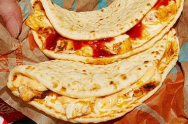 It’s baaaack kinda! Taco Bell Tests New $2 Chicken Flatbread Melts In Dayton, Ohio