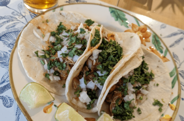 Tacos de tinga de pollo