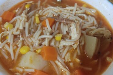 Sopita de fideos con pollo