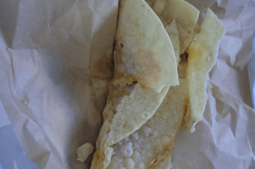 THE NEW TACO BELL DIPPING TACO!