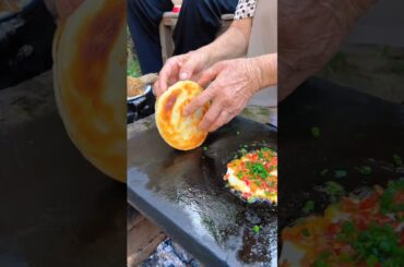 Chinese Burger Fried Eggs with Chili