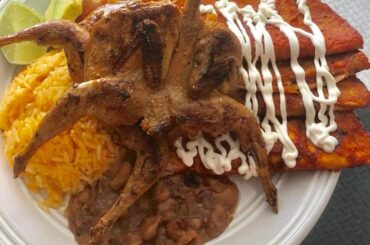 Un plato de enchiladas con guilota frita