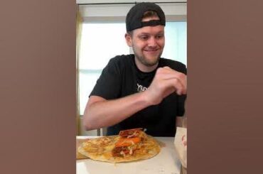 #tacobell Ain't gonna lie, I want this messy meal.