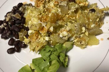 Quick 20min lunch during work. Chilaquiles-esk