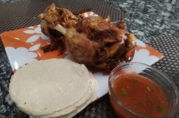 Un taco de chamorro, banda?