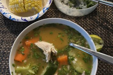 Caldo de Pollo!