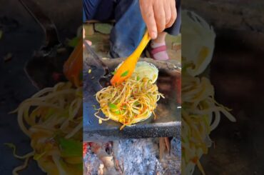 Chinese Burger Fried bean sprouts with chili pepper