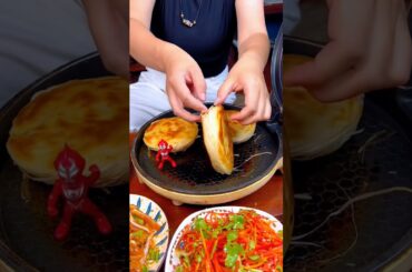 Chinese Burger Stir-fried shredded pork with chili shreds