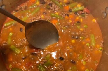 Easy Chili Soup Recipe With Ground Beef And Frozen Vegetables - Dinner Ready In 25 Minutes!