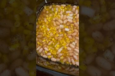 Slow Cooker White Chicken Chili  #crockpot  #slowcookerrecipes