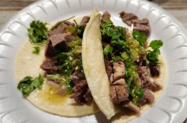 Tacos de cabeza y lengua con salsa Verde