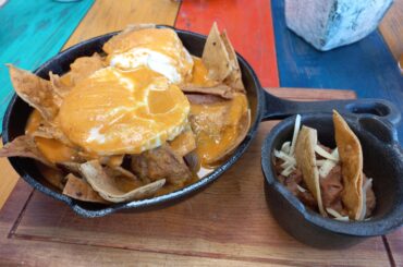 Cazuela de chilaquiles salsa morita