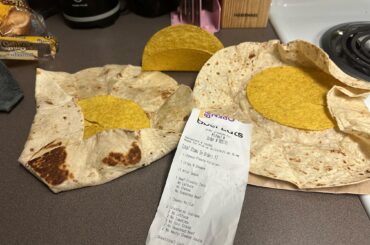 Their Girlfriend accidentally ordered no fillings instead of extra fillings on Uber Eats