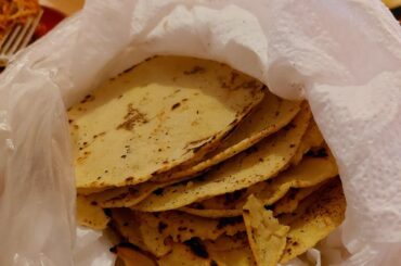 Tinga de pollo and tortillas