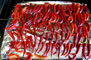 How to Make Crushed Red Pepper from Garden Cayenne Peppers