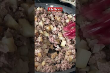 Beef Chili Hash Recipe That'll Stick To Your Bones #chili #recipes #cookingtips