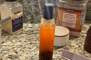 How to make Pepper Oil // Cayenne Pepper Recipes // Bog Life #garden #recipe #cooking