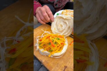 Chinese Burger Stir-fried Shredded Potatoes with Chili Peppers