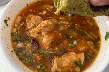 Un menudo con tortillas hechas a mano! Love coming to parents!